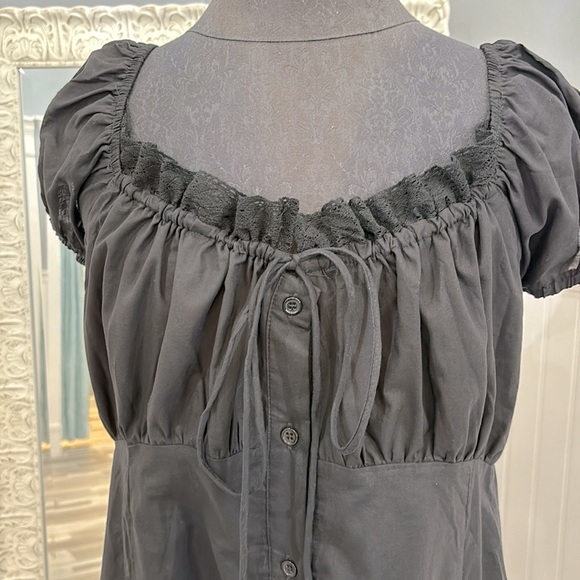 White Birch boho dress. Smock back creates a great fit. Button front & lace. - Picture 2 of 5